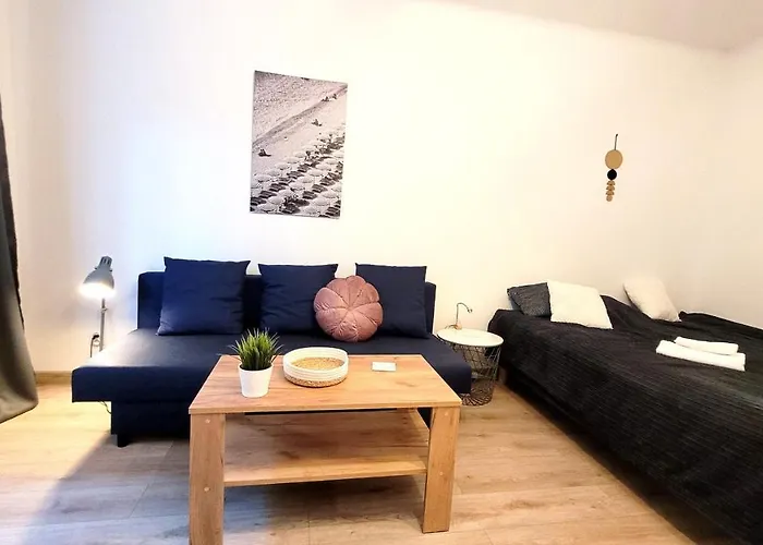 Great Life - Apartment Next To Metro Station