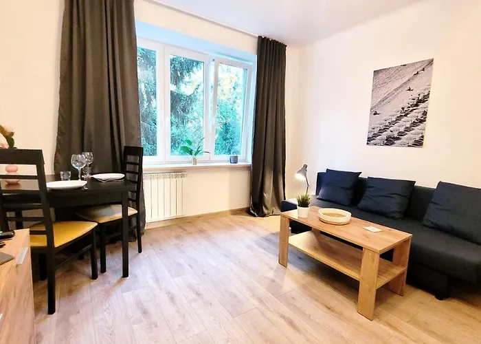 Great Life - Apartment Next To Metro Station