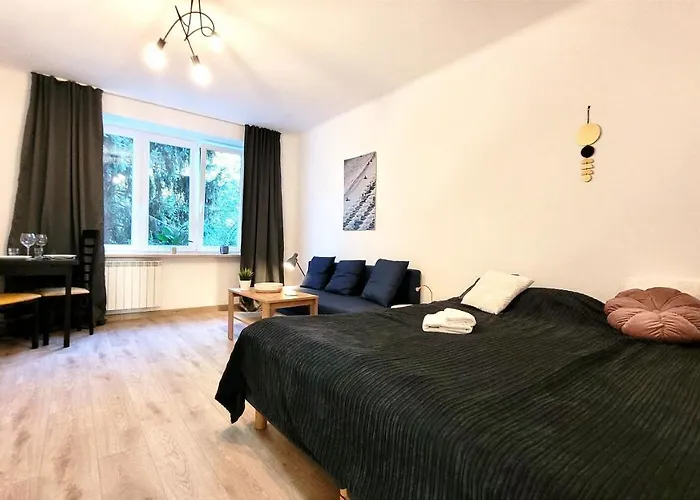 Great Life - Apartment Next To Metro Station