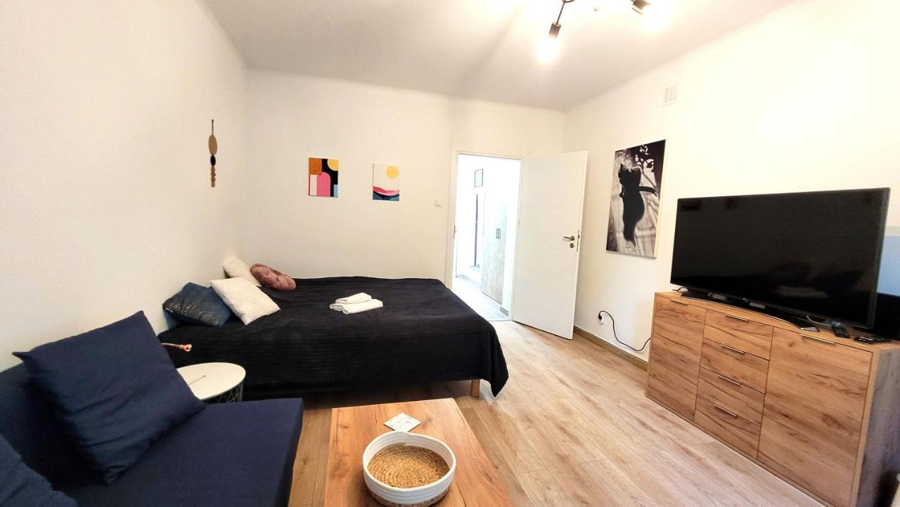 Great Life - Next To Metro Station *